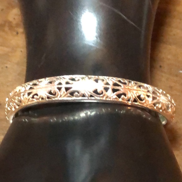 Beautiful Scroll Filigree 925 Sterling Silver Cuff Bracelet - Picture 2 of 11